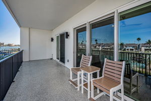 Living Room Balcony2 View6