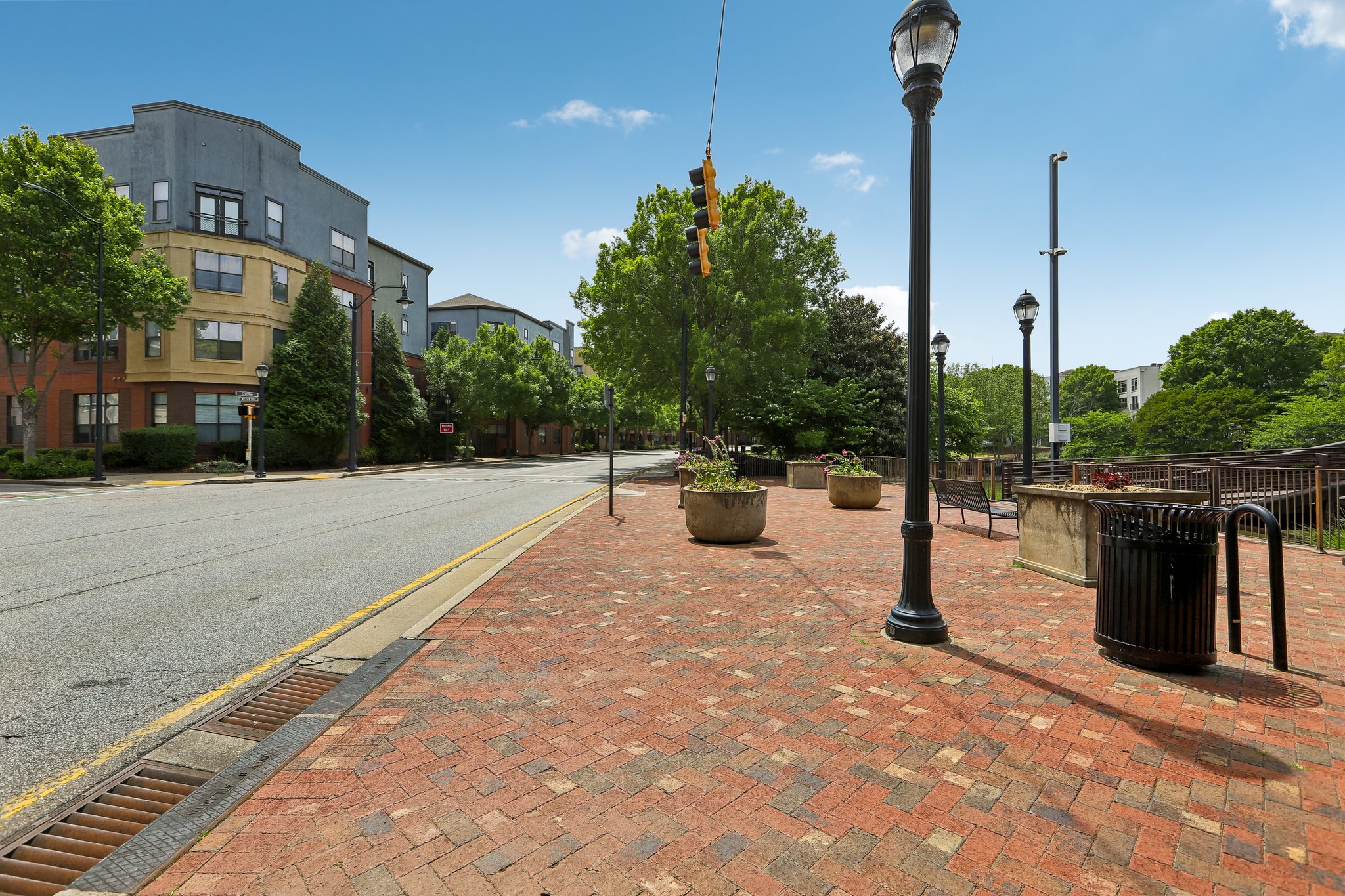 17th St NW 1233-S0105-002.jpg