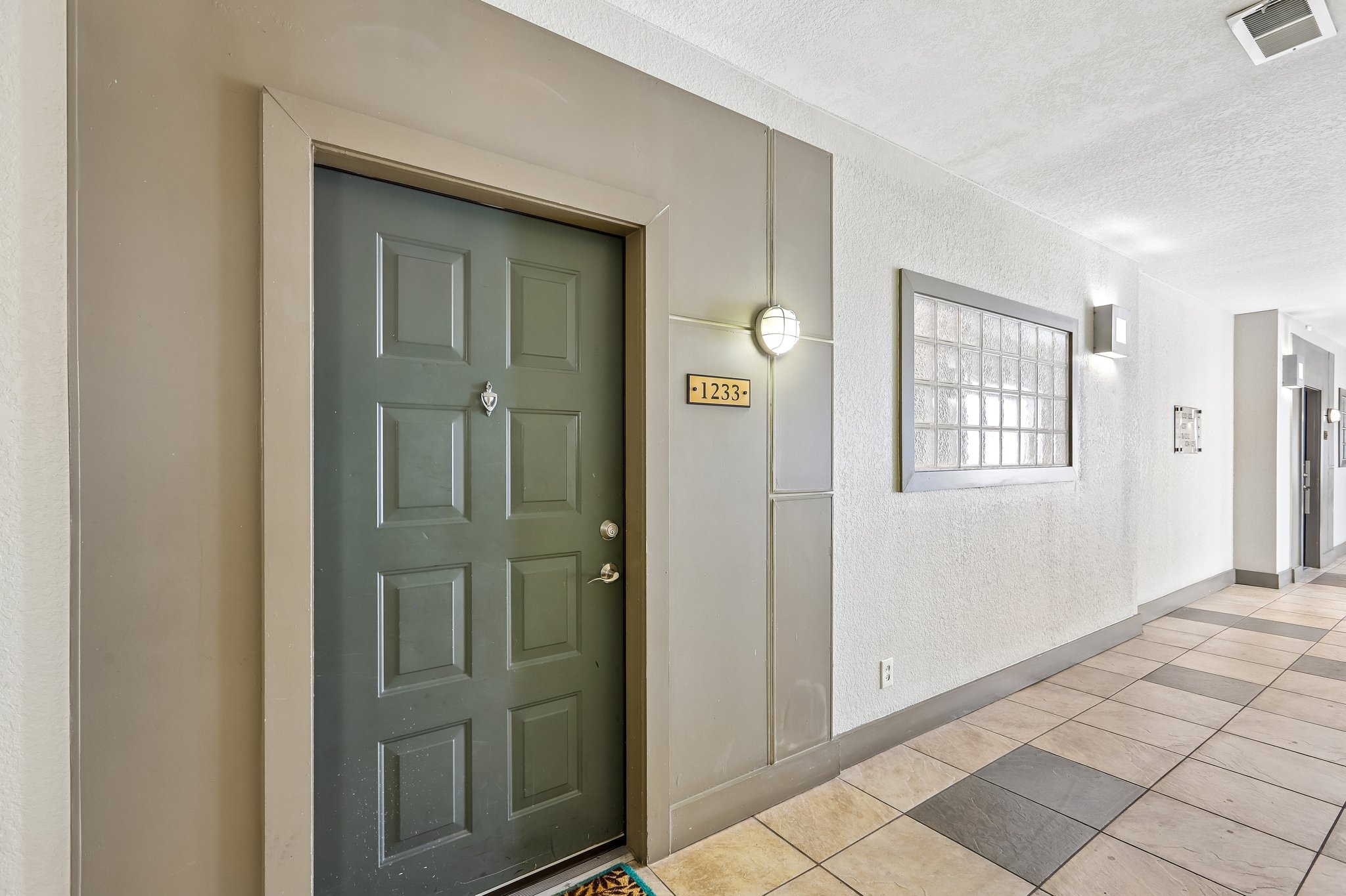 17th St NW 1233-S0105-003.jpg