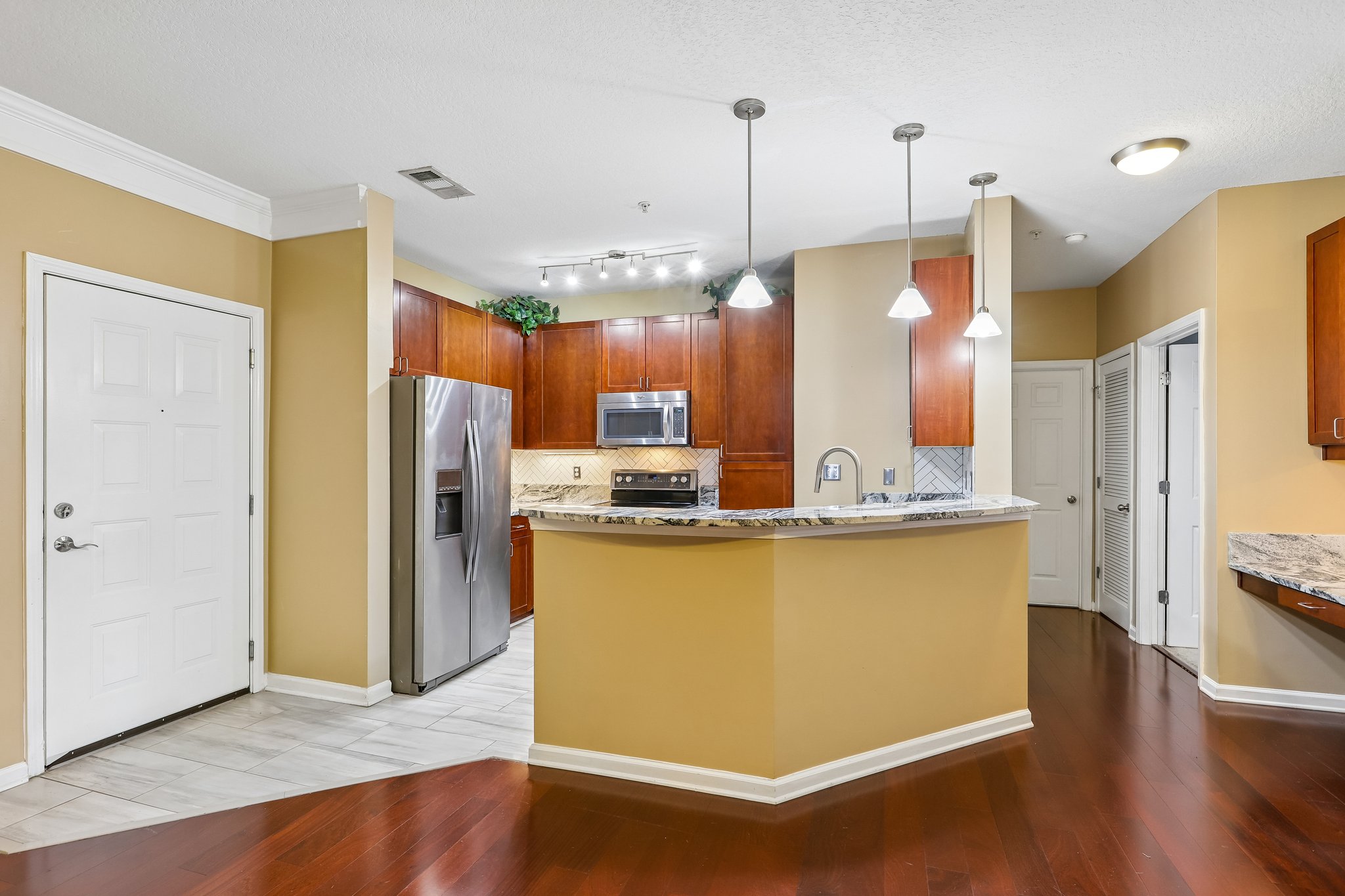 17th St NW 1233-S0105-011.jpg