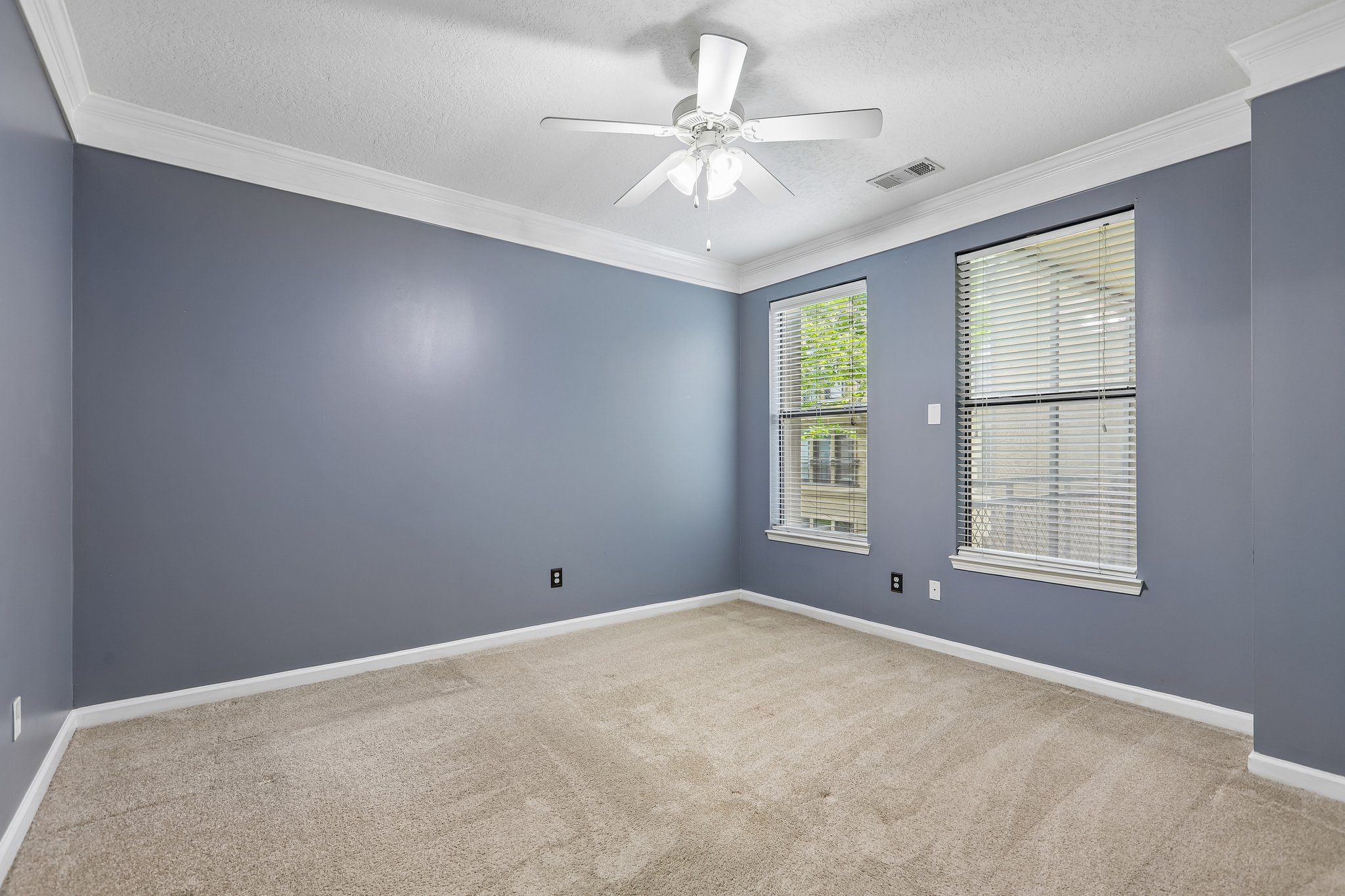 17th St NW 1233-S0105-018.jpg