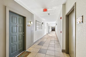 17th St NW 1233-S0105-004.jpg