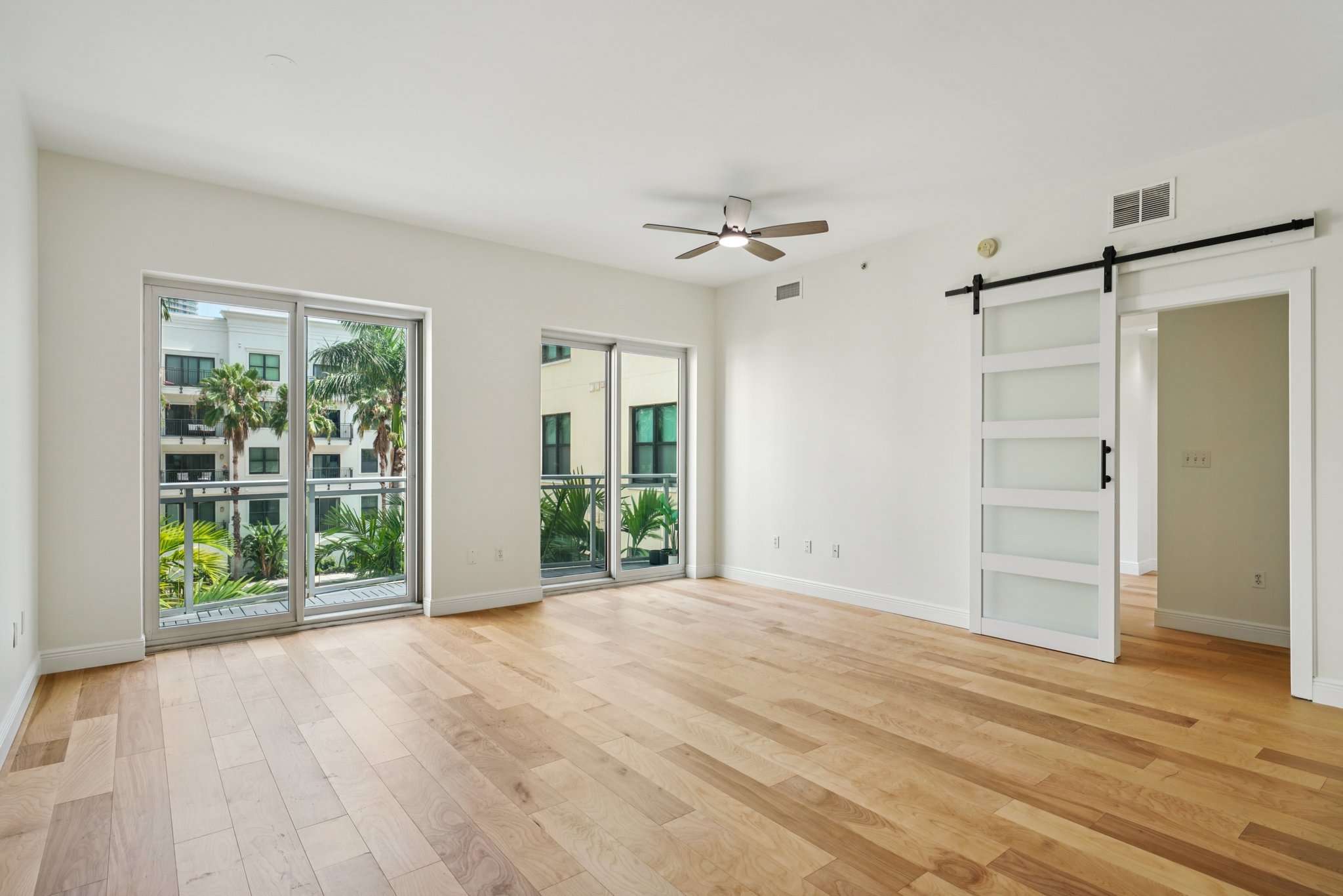 4th Ave S unit 309-S1107-004.jpg