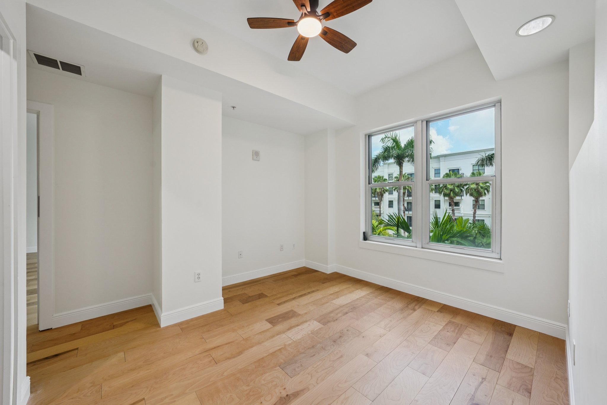 4th Ave S unit 309-S1107-035.jpg
