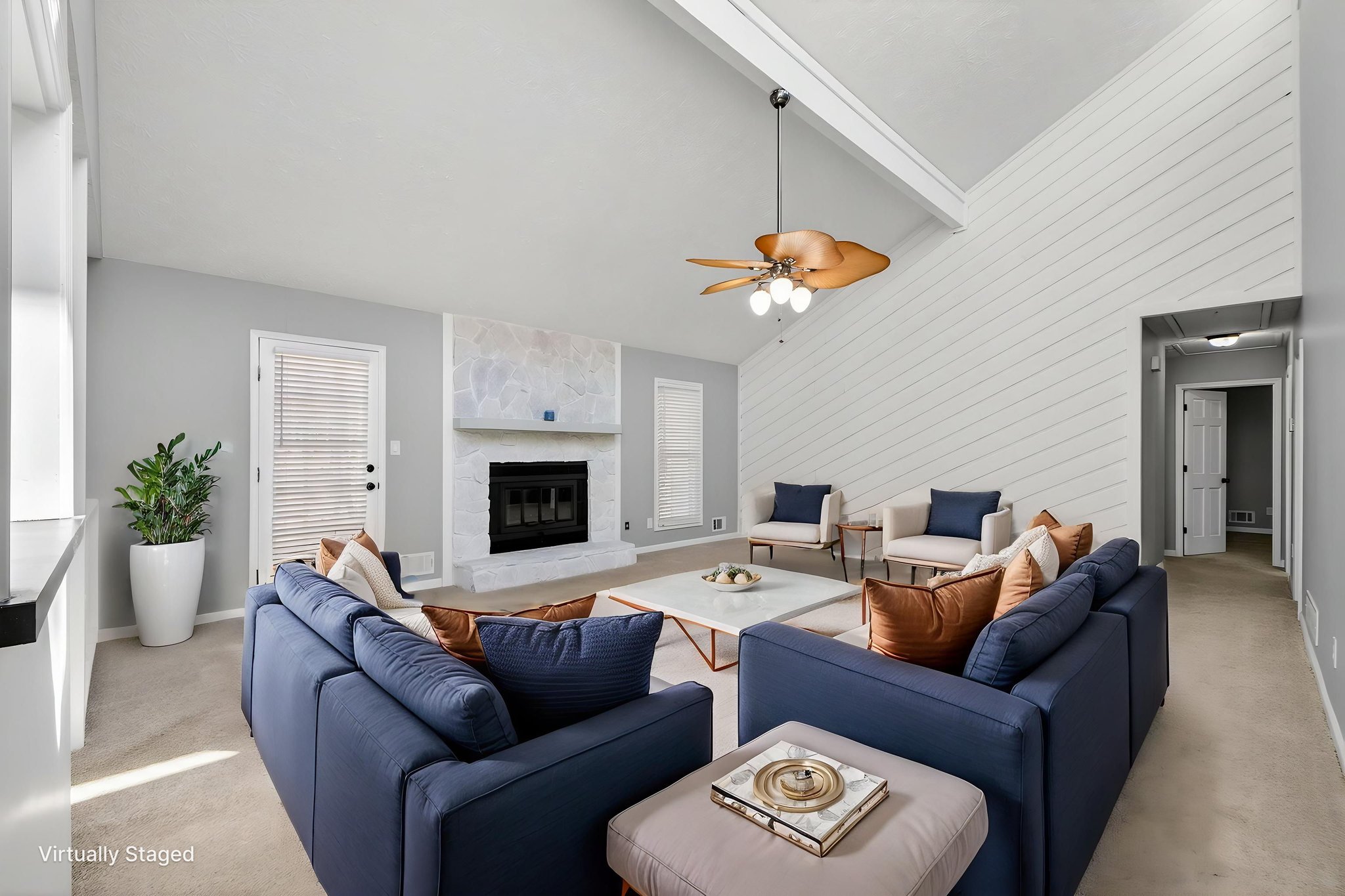 DSC07837 virtually staged.jpeg