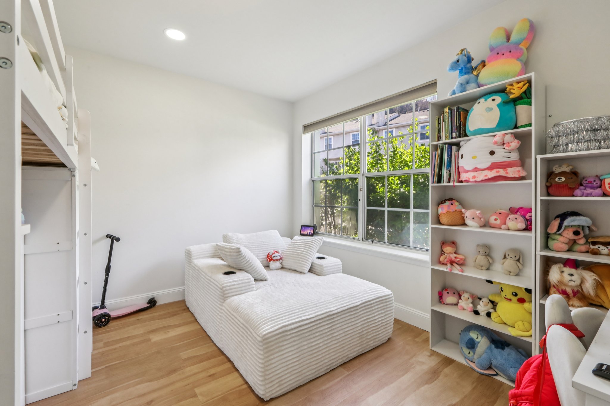 Crown Ct 561-S1304-028.jpg