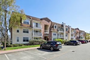 Crown Ct 561-S1304-002.jpg