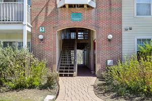 Crown Ct 561-S1304-006.jpg