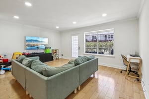 Crown Ct 561-S1304-008.jpg