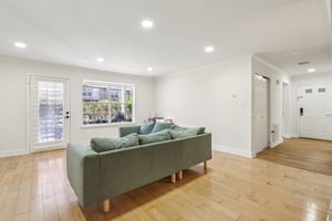 Crown Ct 561-S1304-014.jpg