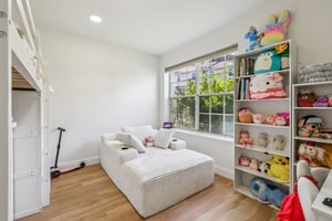 Crown Ct 561-S1304-028.jpg