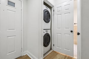 Crown Ct 561-S1304-030.jpg