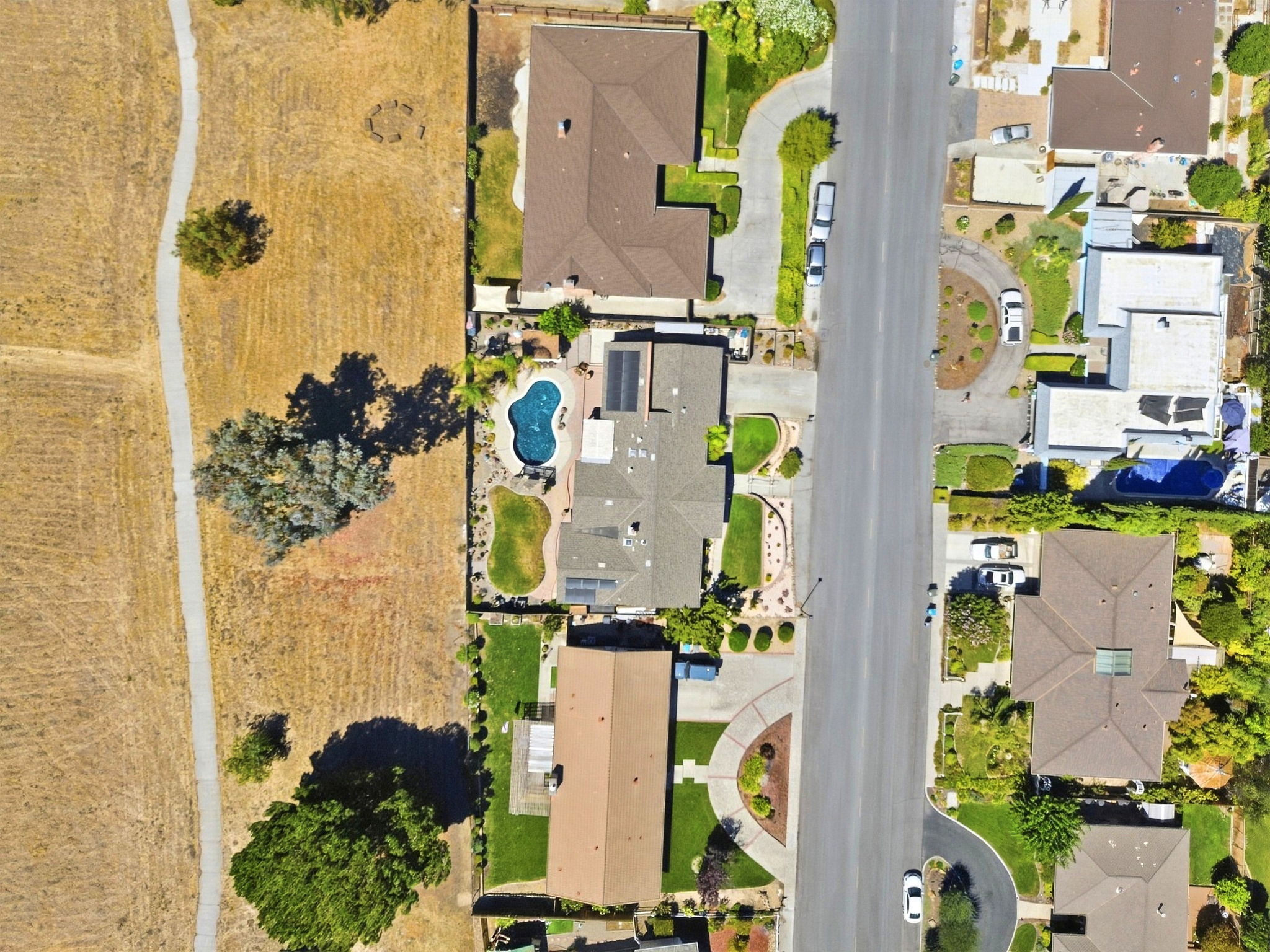 004_F8_AERIAL_400 Donald Dr
