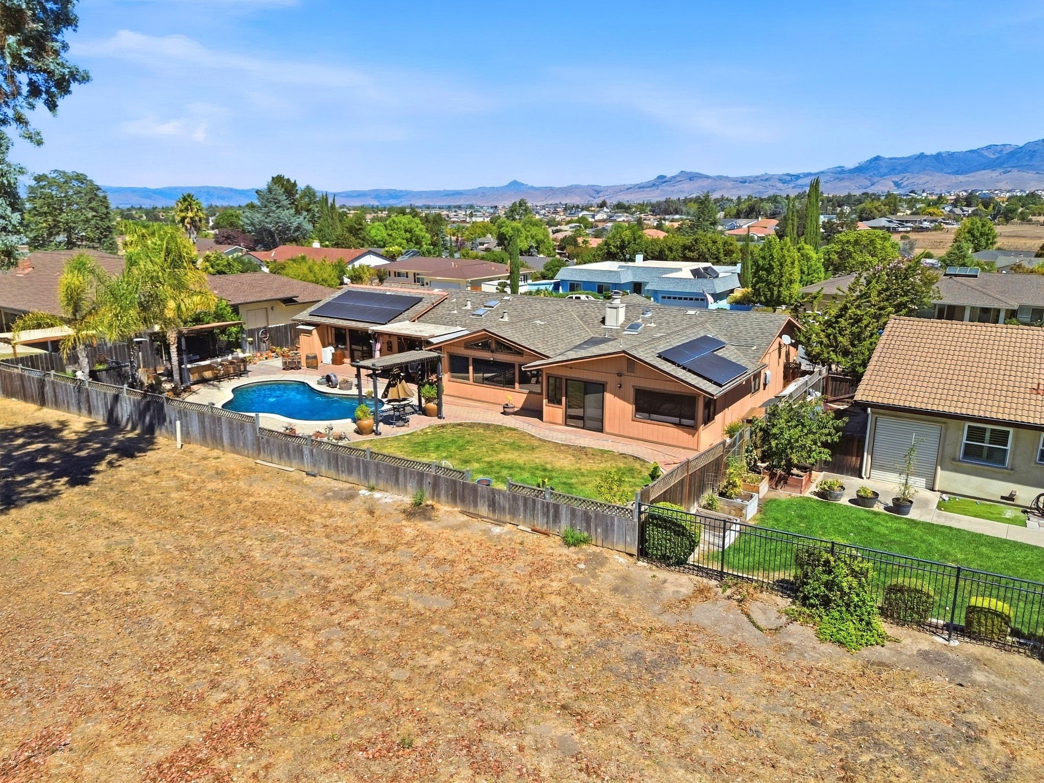 005_F8_AERIAL_400 Donald Dr