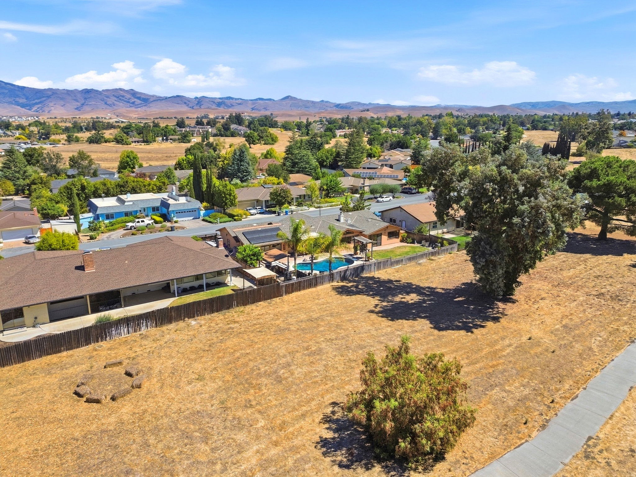 008_F8_AERIAL_400 Donald Dr