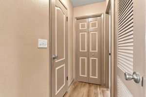 022_F8_400 Donald Dr