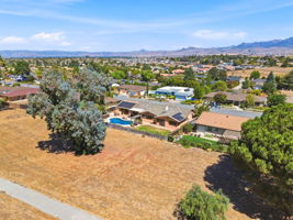 009_F8_AERIAL_400 Donald Dr