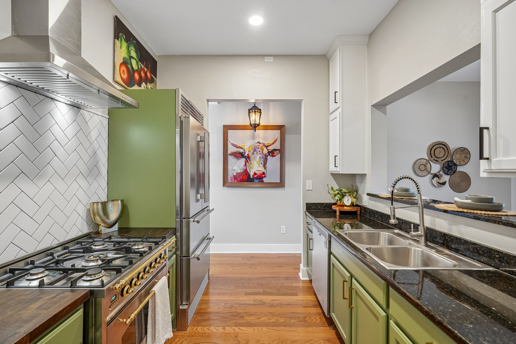 E Guenther St 2202-S2706-030.jpg