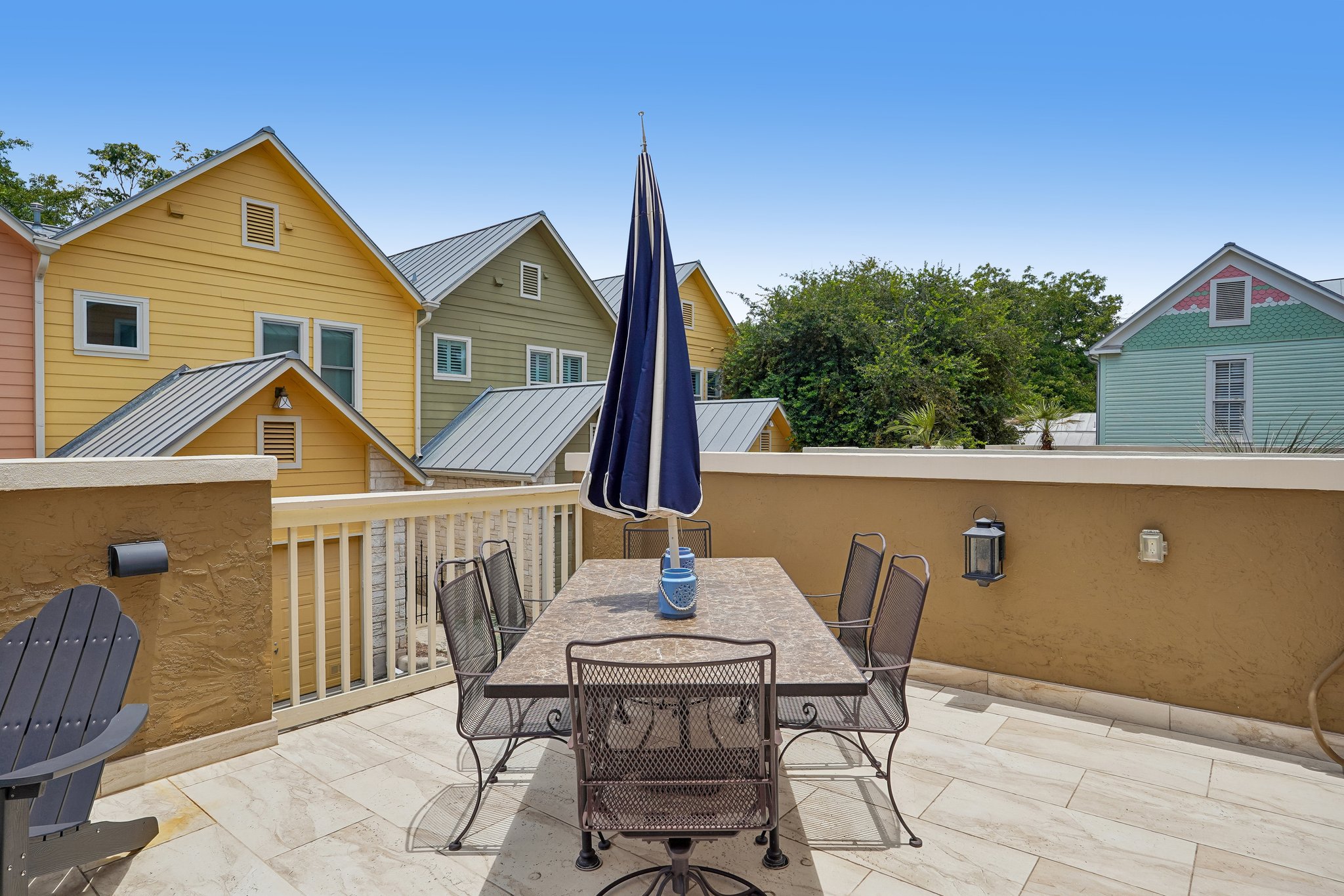 E Guenther St 2202-S2706-058.jpg