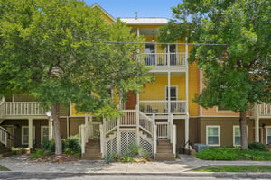 E Guenther St 2202-S2706-003.jpg