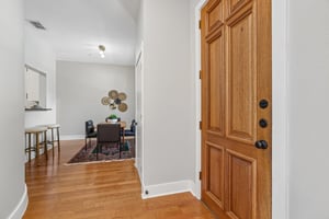 E Guenther St 2202-S2706-024.jpg
