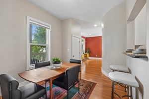 E Guenther St 2202-S2706-028.jpg