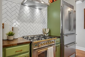 E Guenther St 2202-S2706-031.jpg