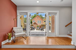 E Guenther St 2202-S2706-033.jpg