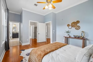 E Guenther St 2202-S2706-045.jpg