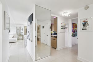 E Randolph St-S1809-013.jpg