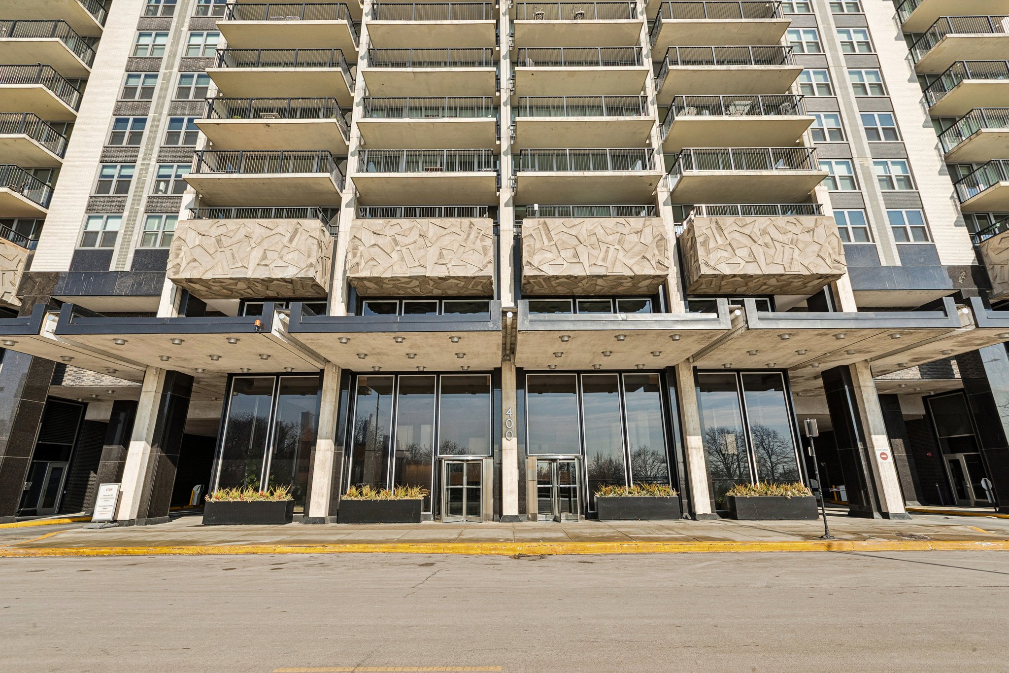 E Randolph St-L1102-003.jpg