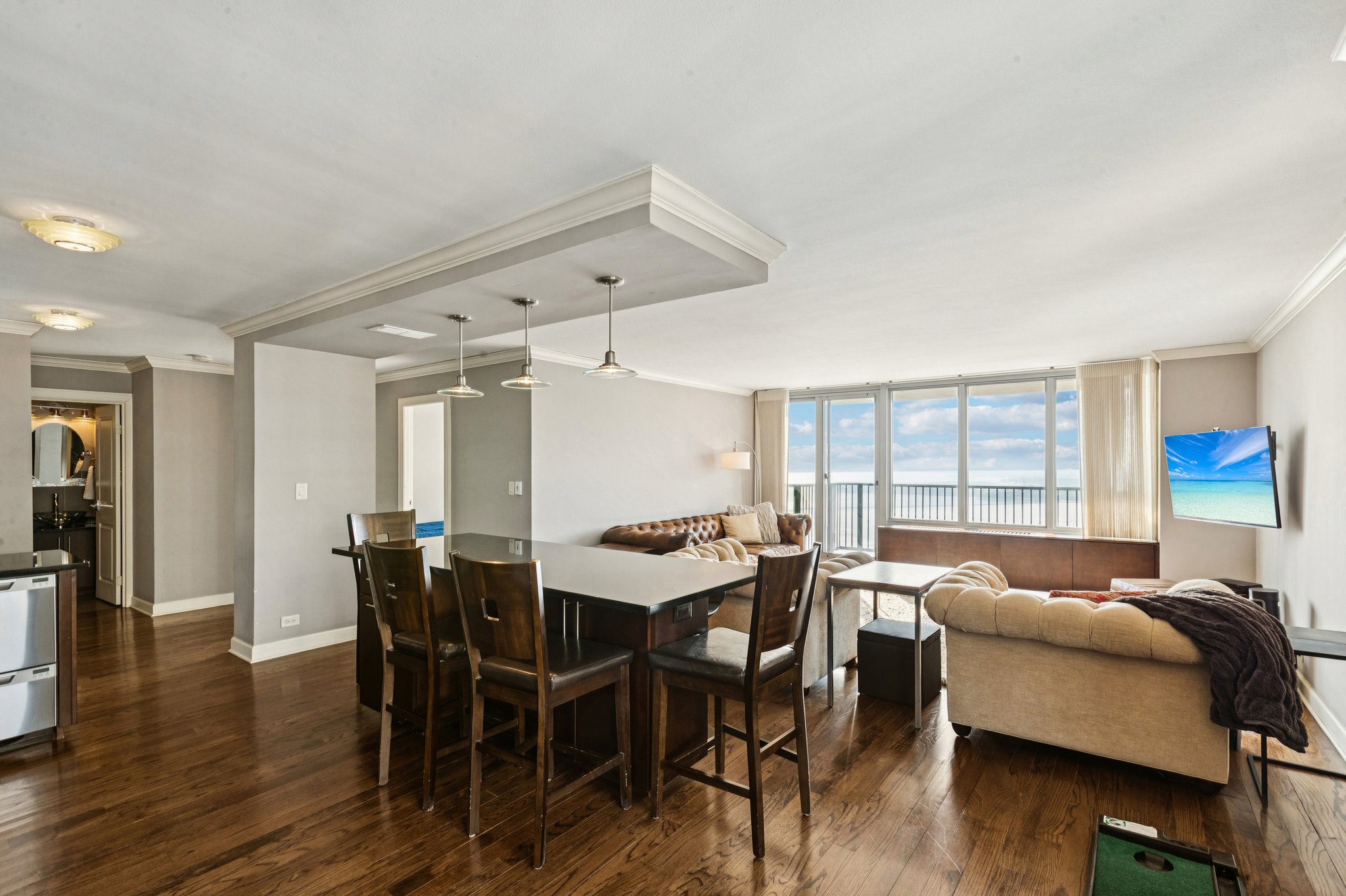 E Randolph St-L1102-008.jpg