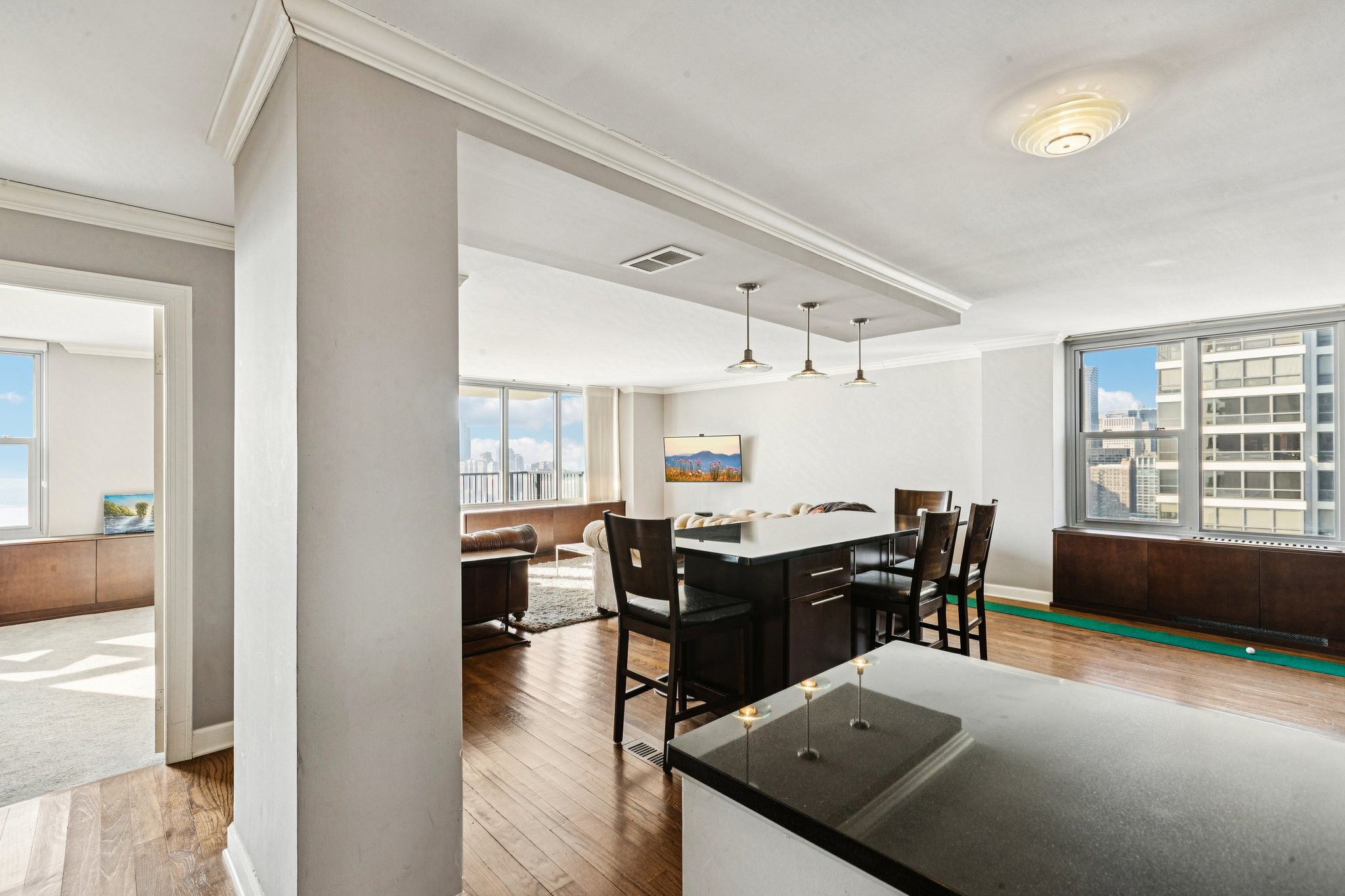 E Randolph St-L1102-009.jpg