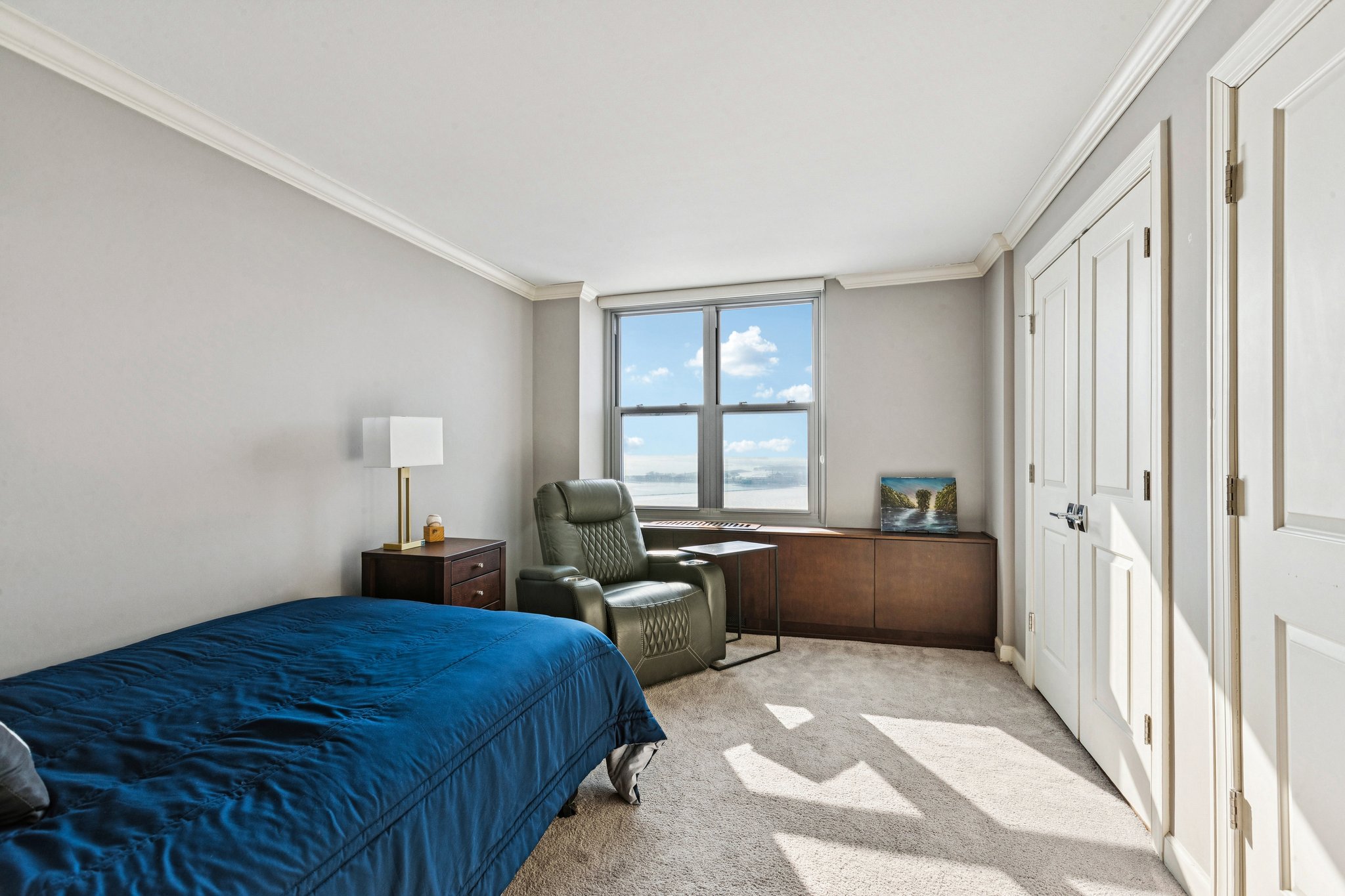 E Randolph St-L1102-018.jpg