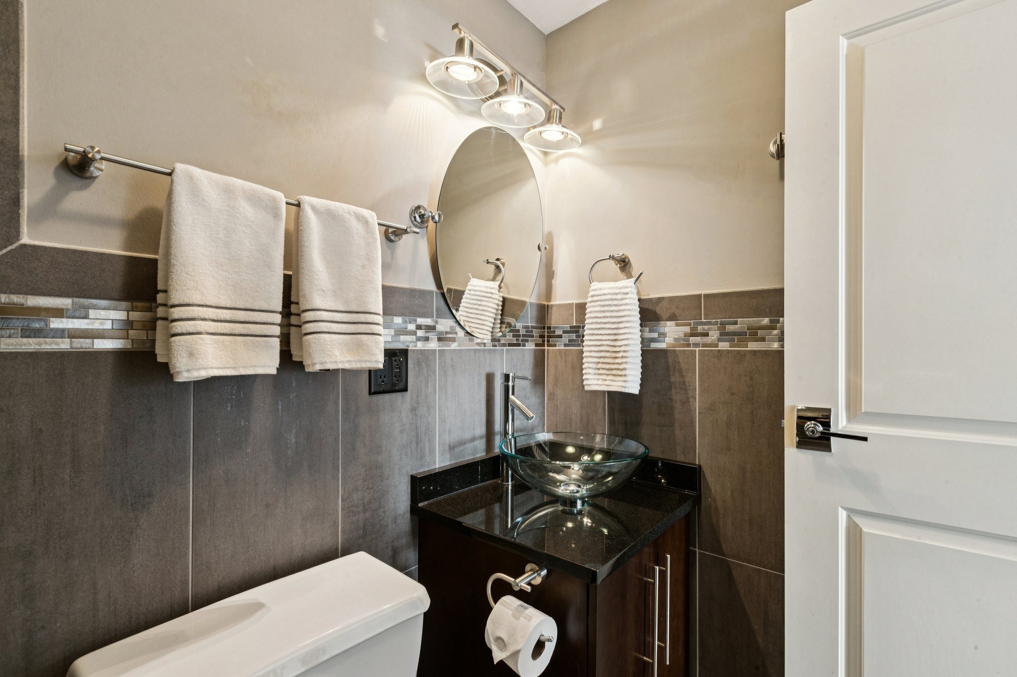 E Randolph St-L1102-021.jpg