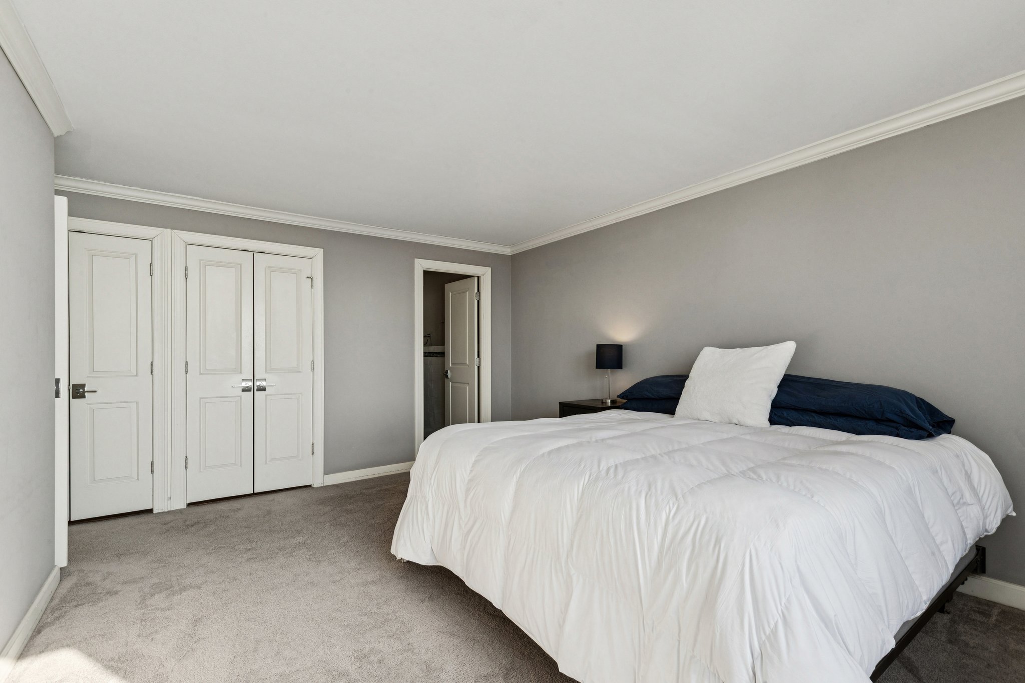 E Randolph St-L1102-023.jpg