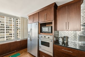 E Randolph St-L1102-015.jpg