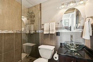 E Randolph St-L1102-020.jpg