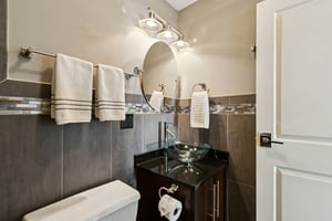 E Randolph St-L1102-021.jpg