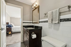 E Randolph St-L1102-025.jpg