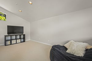 Loft for office or extra sleeping area
