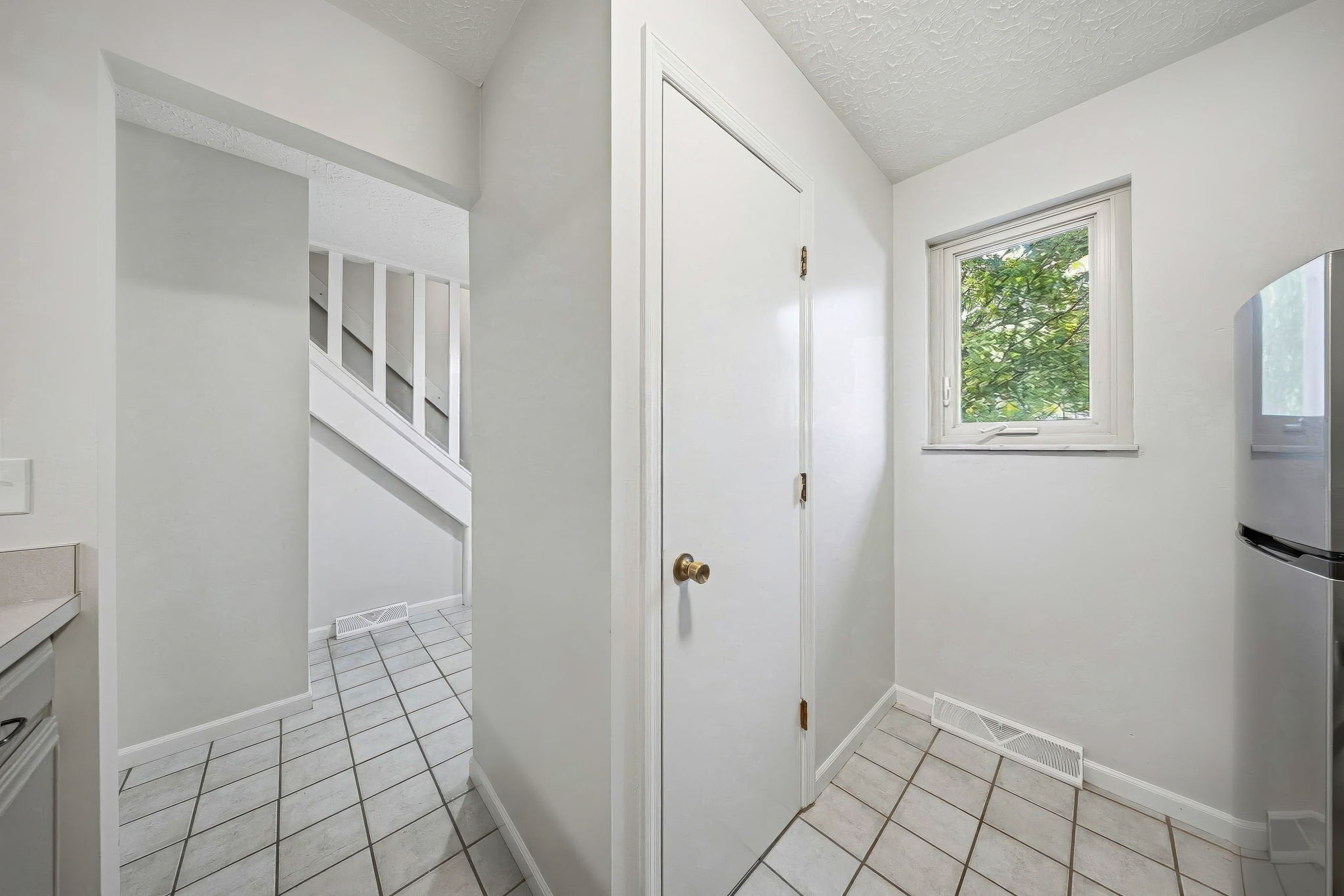 A.R. - 400 Fenway Rd, Columbus-15