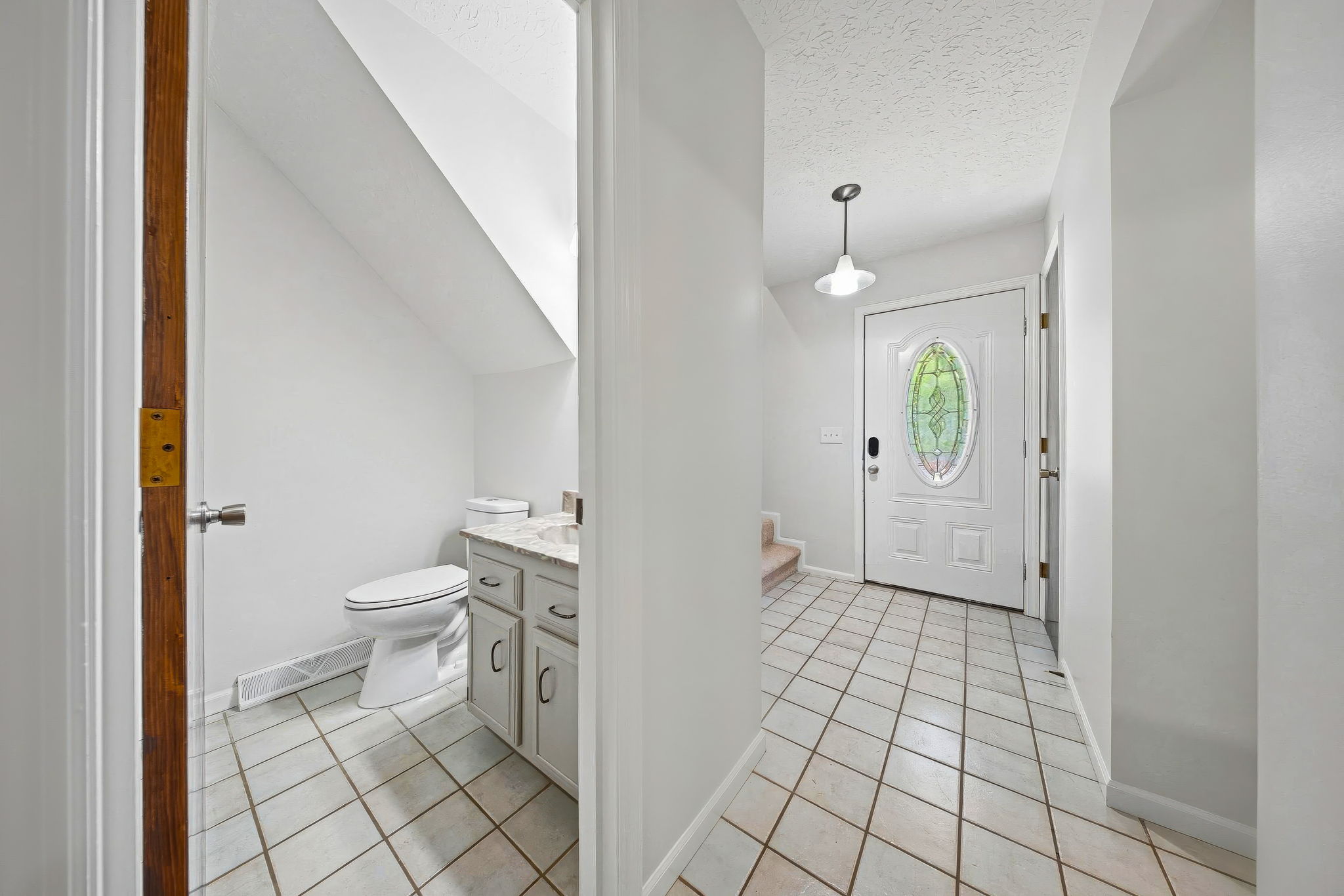 A.R. - 400 Fenway Rd, Columbus-18