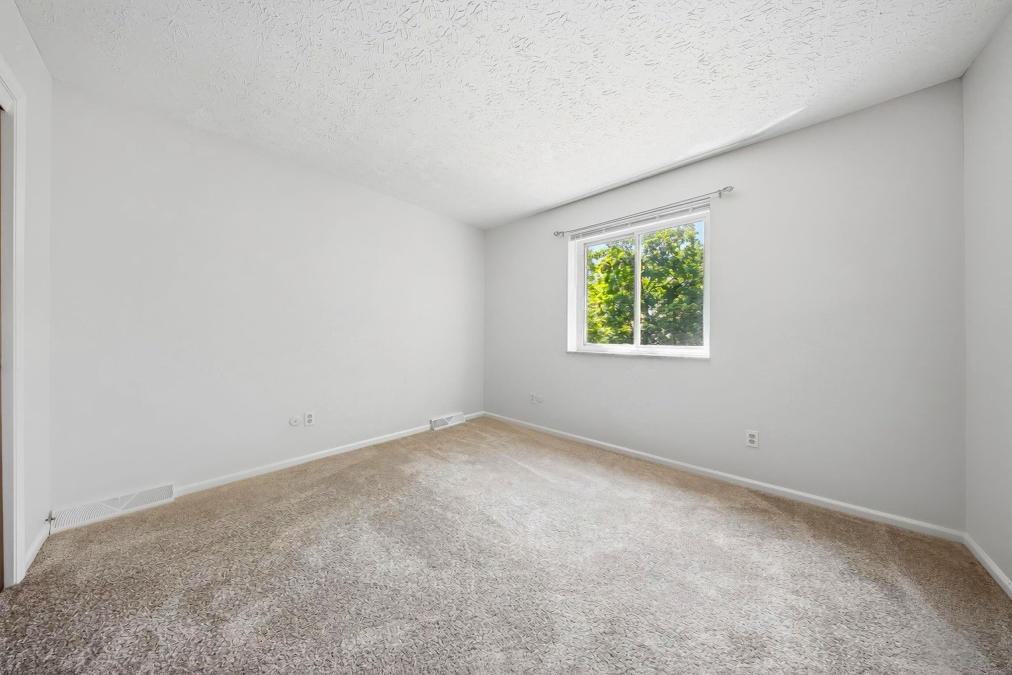 A.R. - 400 Fenway Rd, Columbus-28