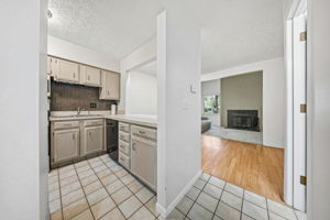 A.R. - 400 Fenway Rd, Columbus-8