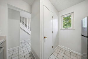 A.R. - 400 Fenway Rd, Columbus-15