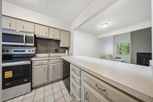 A.R. - 400 Fenway Rd, Columbus-16