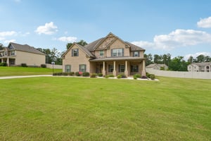 Guildhouse Dr-S1906-003.jpg