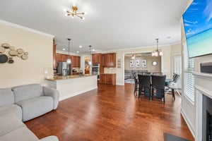 Guildhouse Dr-S1906-017.jpg