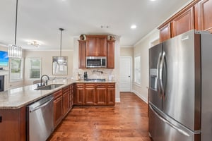 Guildhouse Dr-S1906-027.jpg